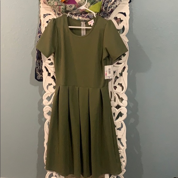 LuLaRoe Dresses & Skirts - LulaRoe Amelia Dress